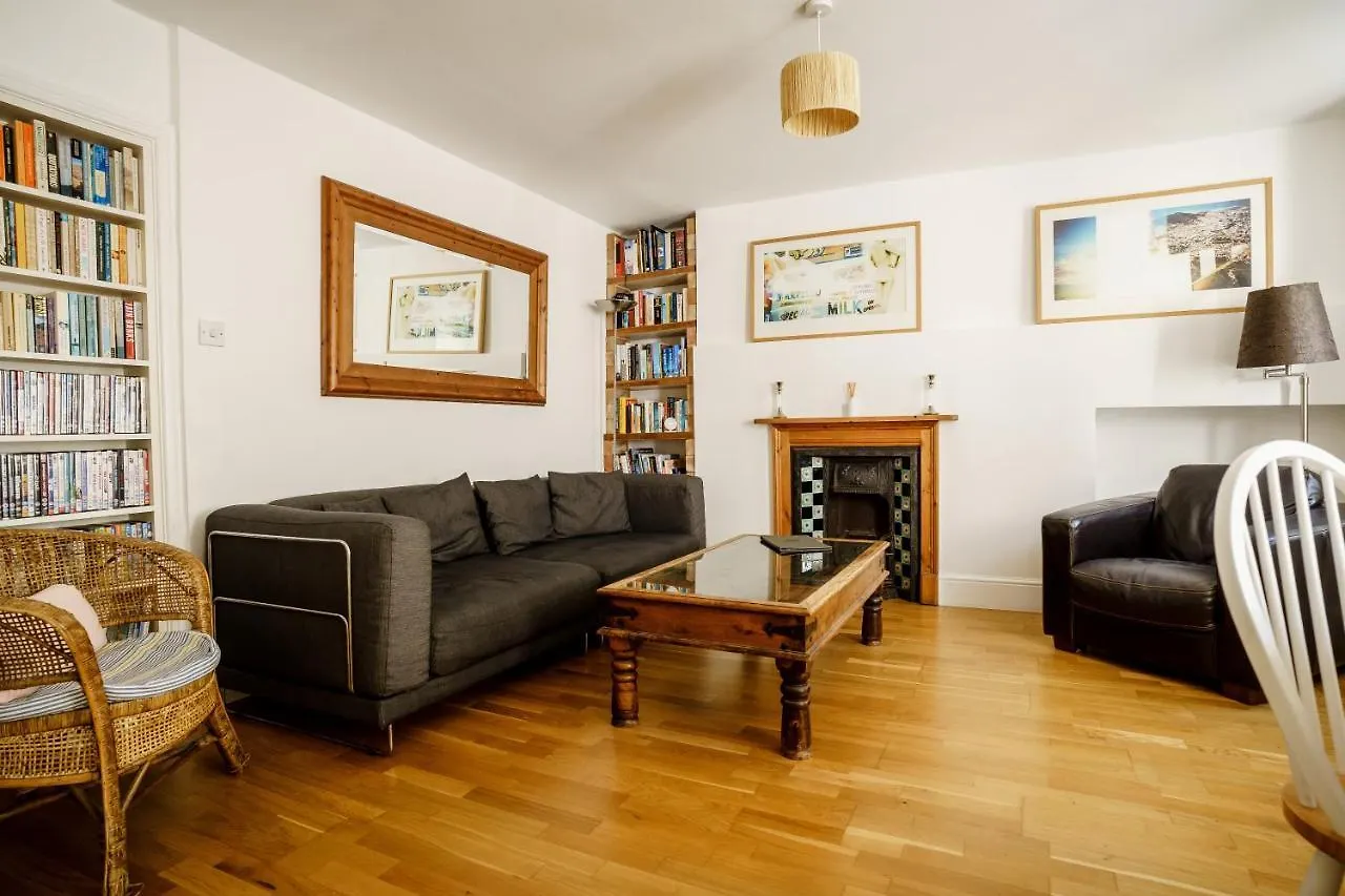 Central Courtyard Apartment Bath 0*,  United Kingdom